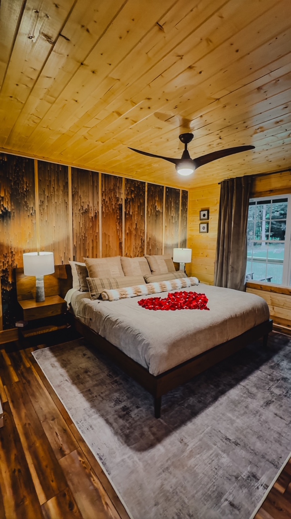 Romantic king suite